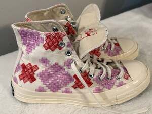 Converse Chuck Taylor High Top Athletic Shoes Womens Size 10 White Embroidered